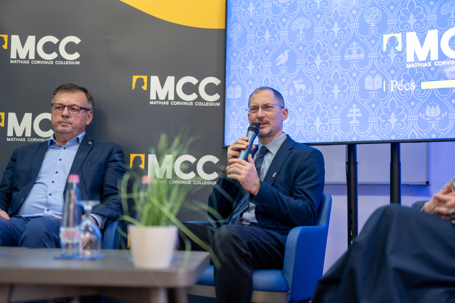 "Múltunk hatása, jövőnk kihívása"