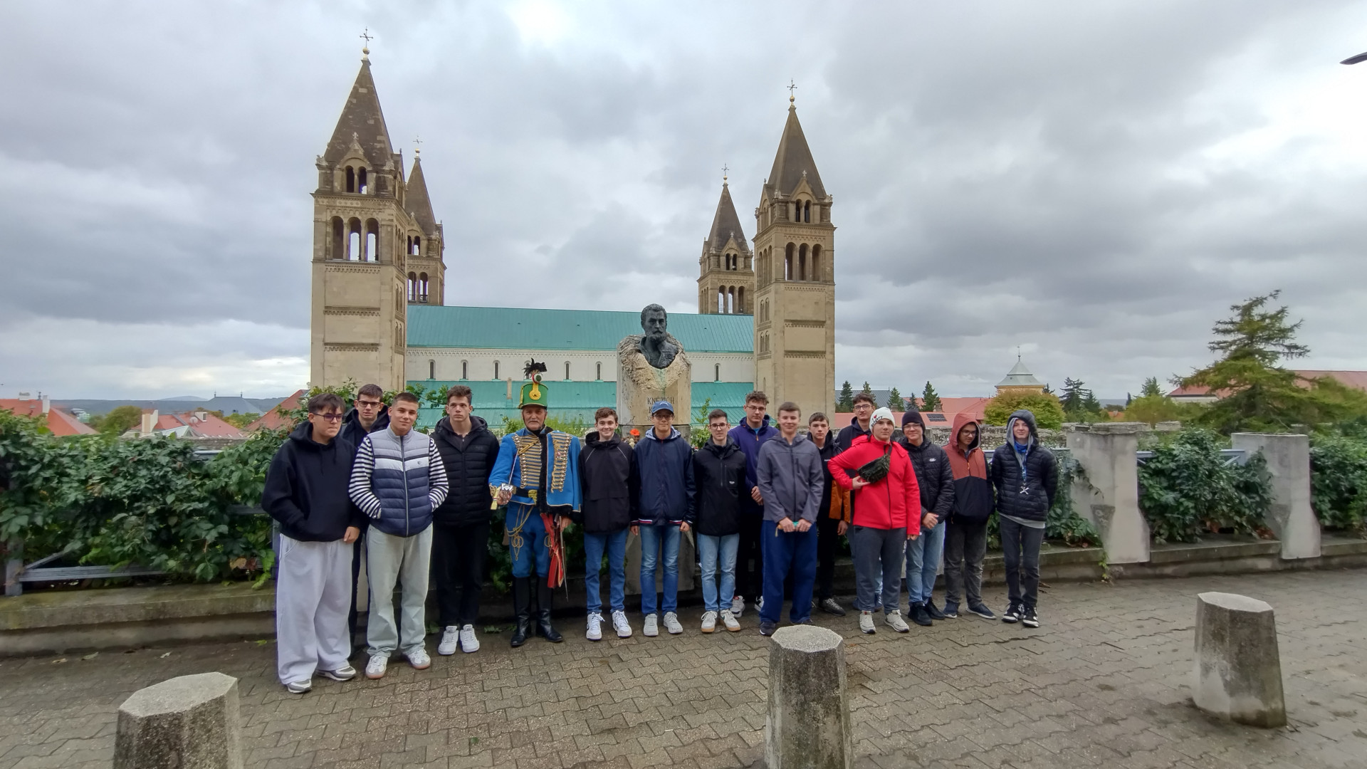 Tisztelet a hősöknek