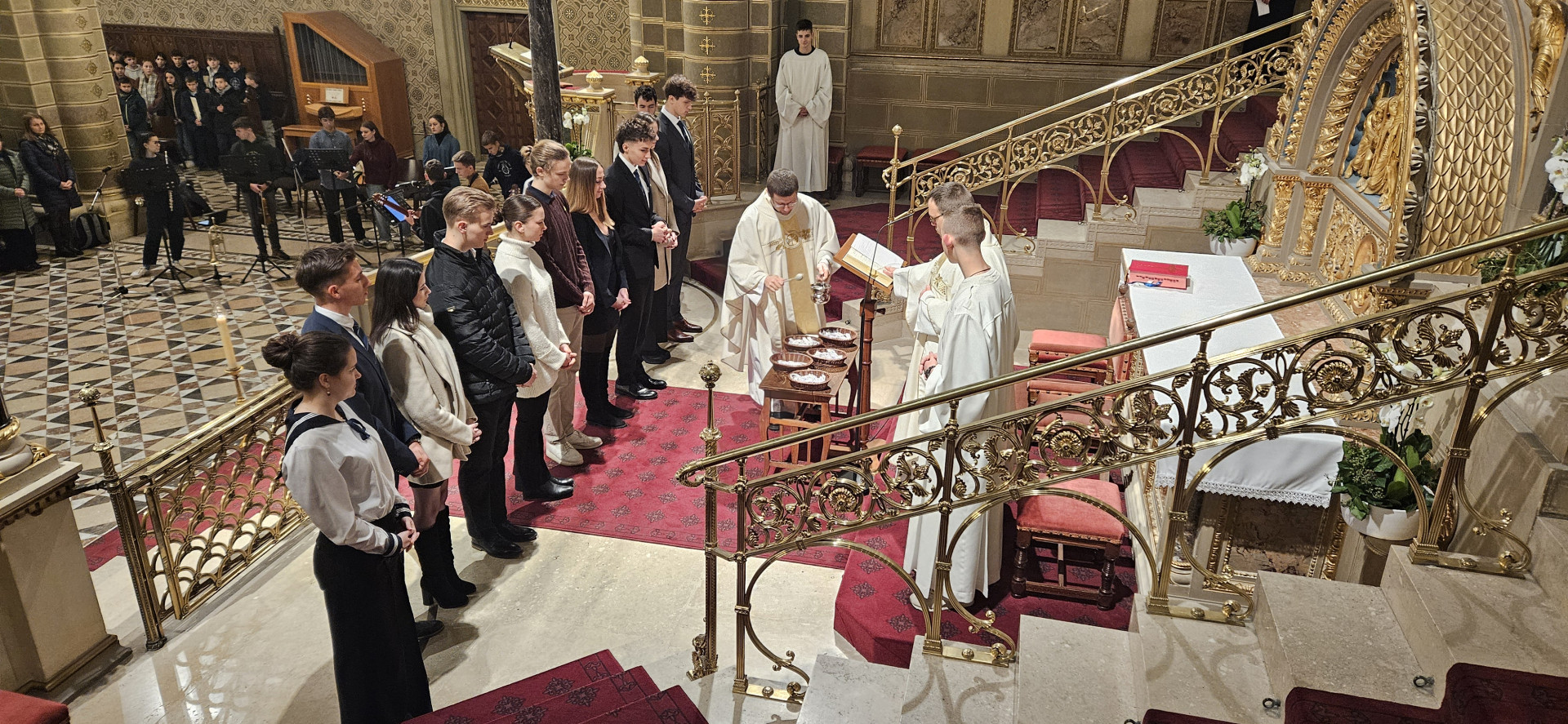 Szalagmegáldó szentmise