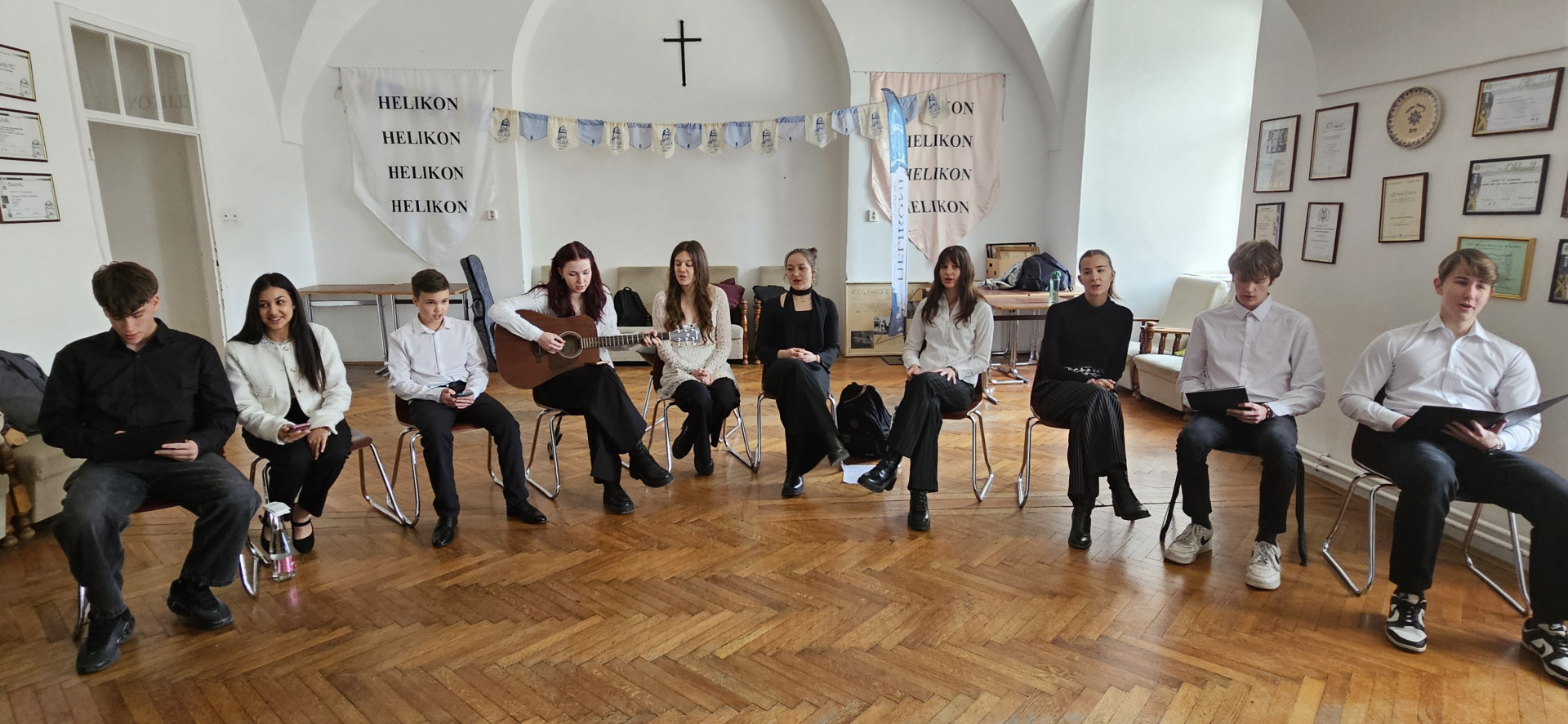 „A mindenséggel mérd magad!"  - ünnepi összeállítás József Attila verseiből