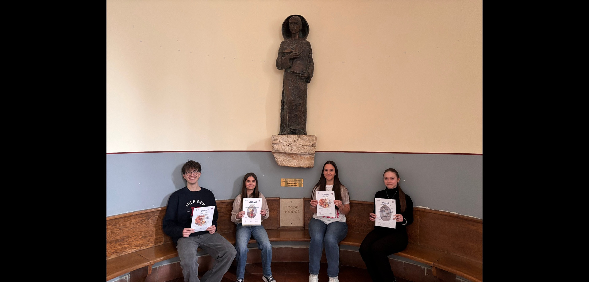 Iskolánk diákjai a dobogón a regionális kiejtési versenyen