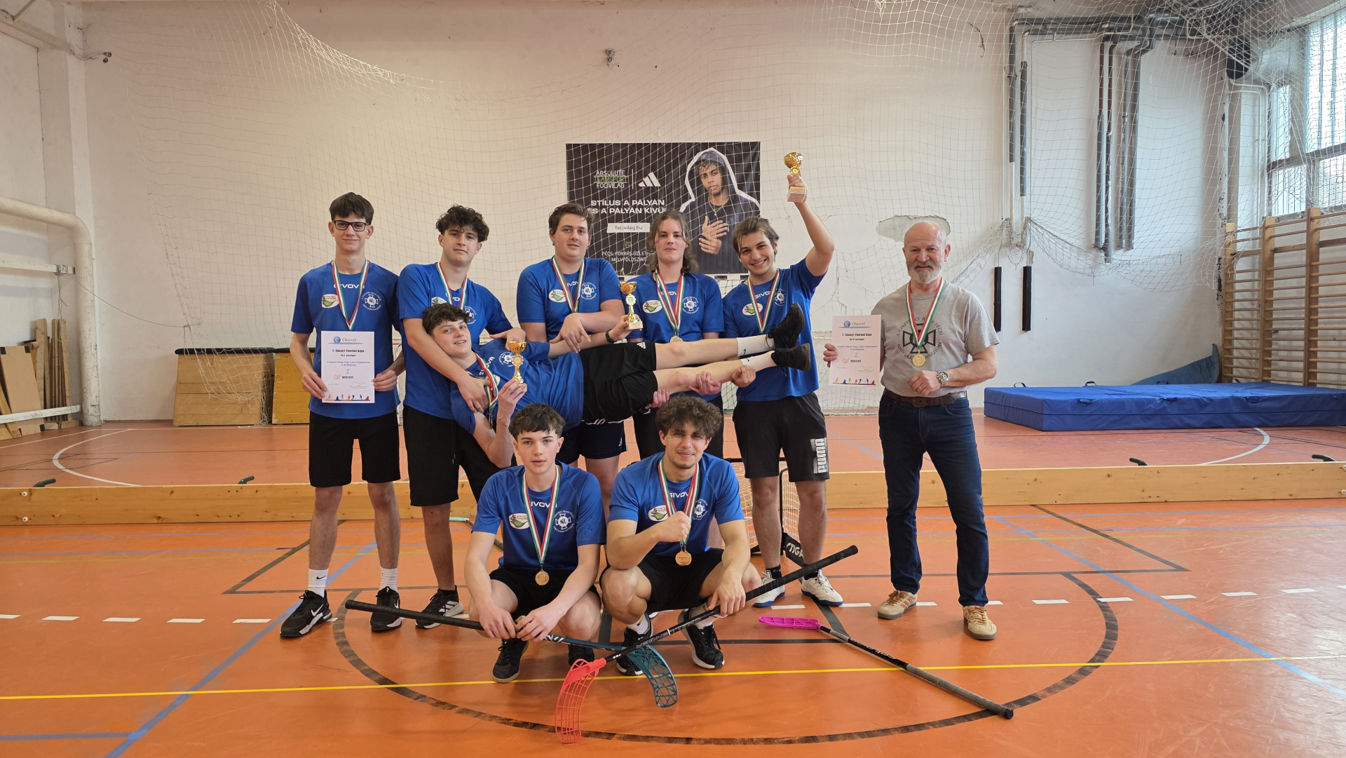 1. hely floorballban