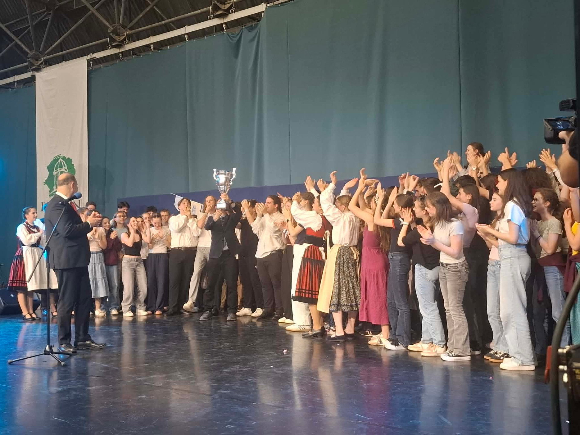 Aranyeső a Helikonon