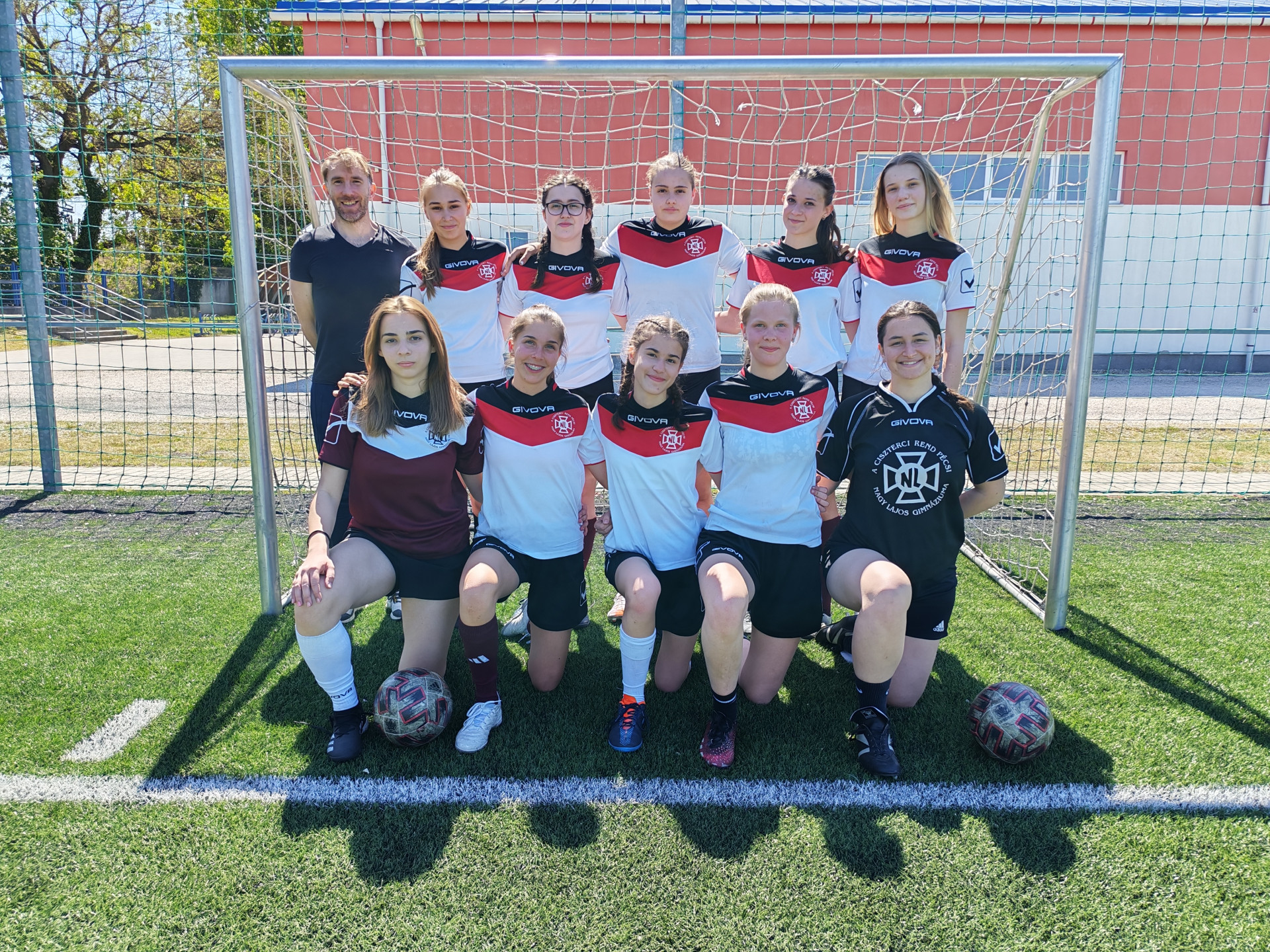 Tovább a csúcs felé: országos döntőbe jutott a lány focicsapat