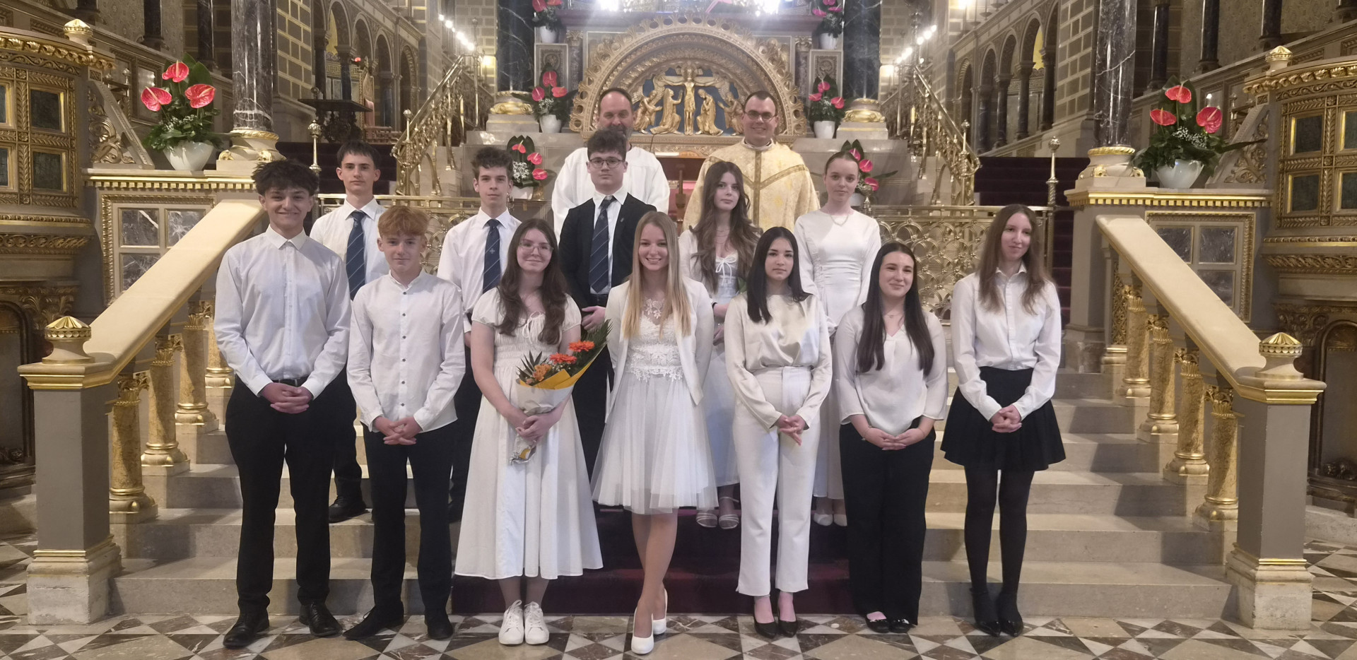 „Aki eszi az én testemet, és issza az én véremet, annak örök élete van.” (Jn 6,54)