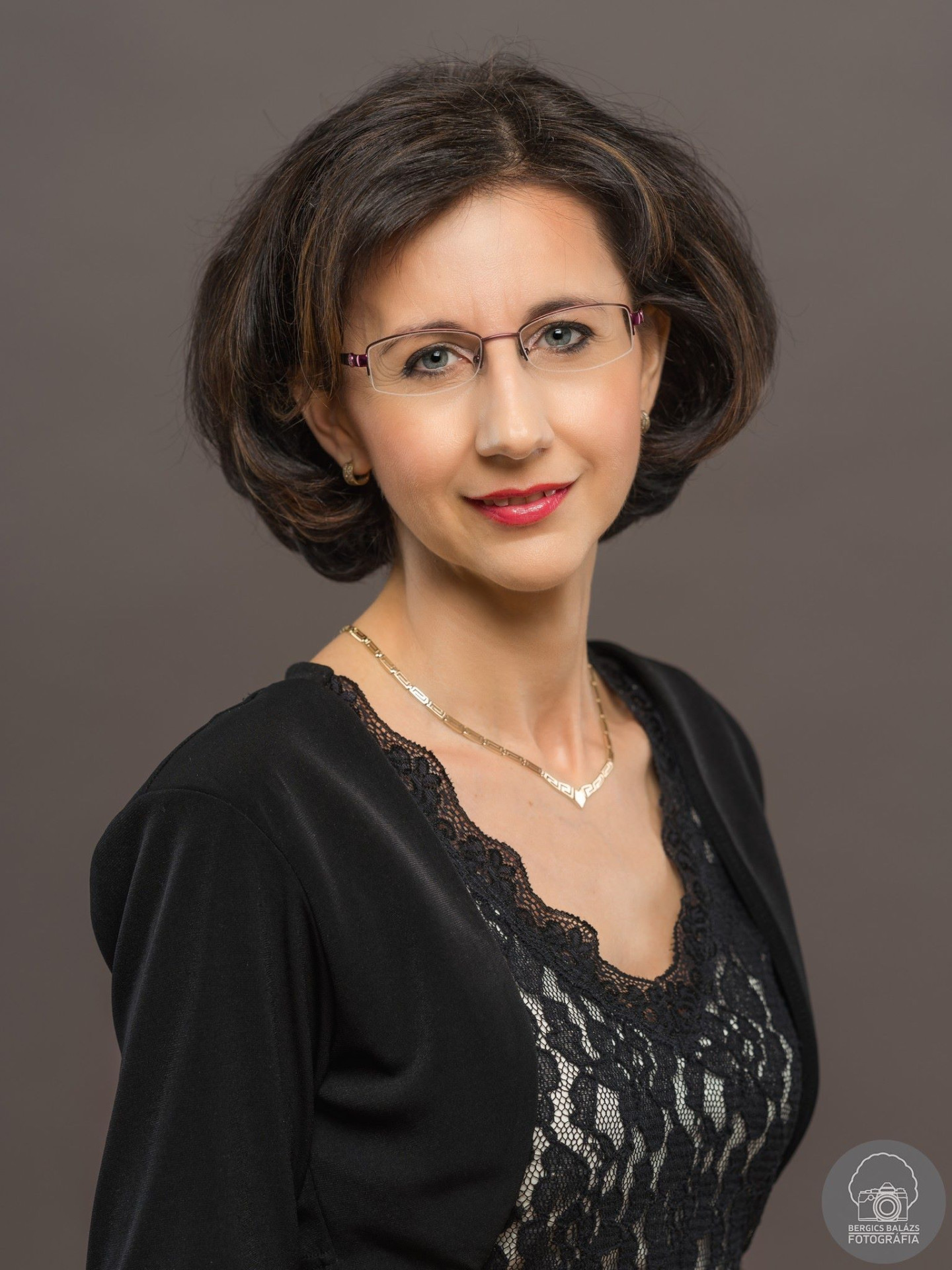 Dr. Molnár Mária