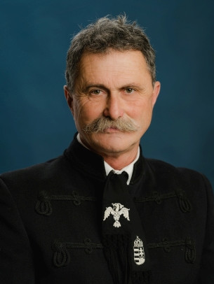 Pámer József László